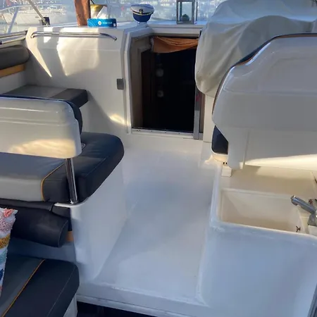 Апартаменти Sejour Face Au Vieil Avec Parking