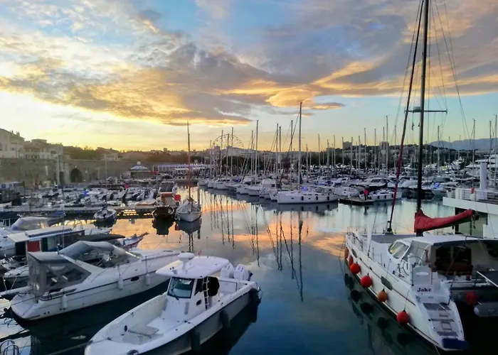 Sejour Face Au Vieil Avec Parking * أنتيب